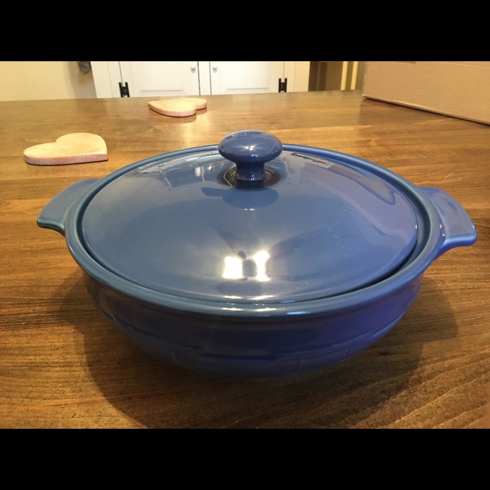 Longaberger pottery blue casserole dish with lid